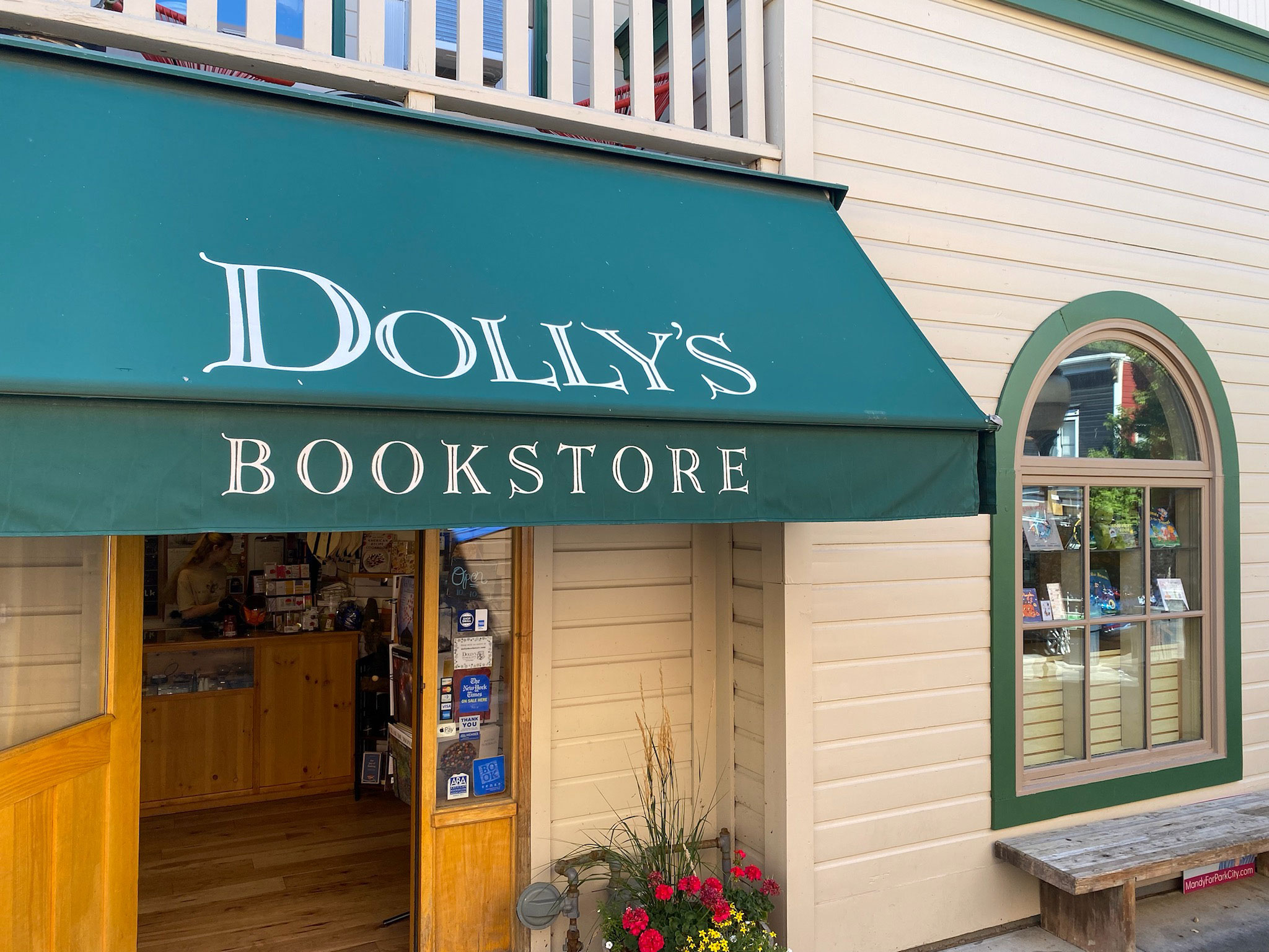 Dolly’s Bookstore